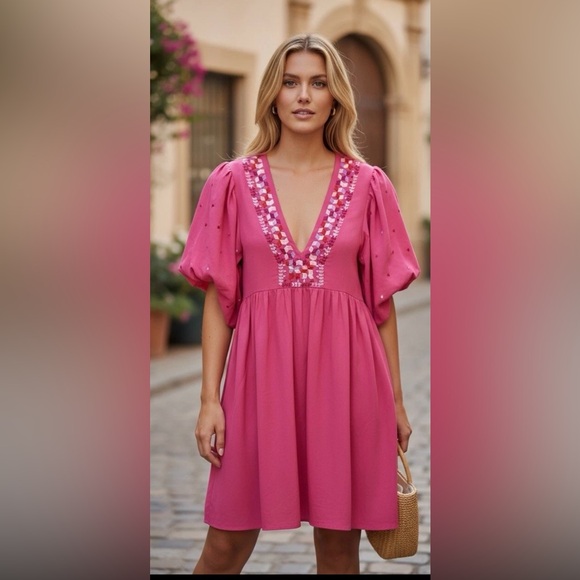 entro Dresses & Skirts - ENTRO BUBBLE SLEEVE DRESS Embroidered Size S Hot Pink